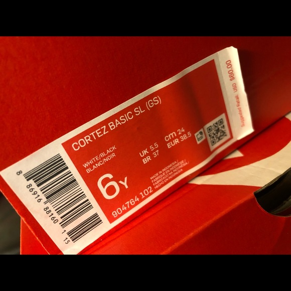 Nike Cortez Black and white size 6Y - Picture 3 of 3